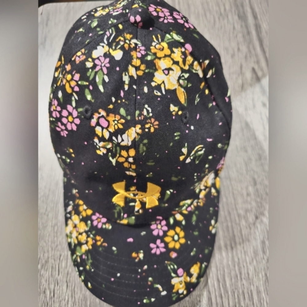 Under Armour. Floral Black Cap